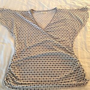Max Studio Wrap Top – White with Blue/Black Geometric Print, Size Large